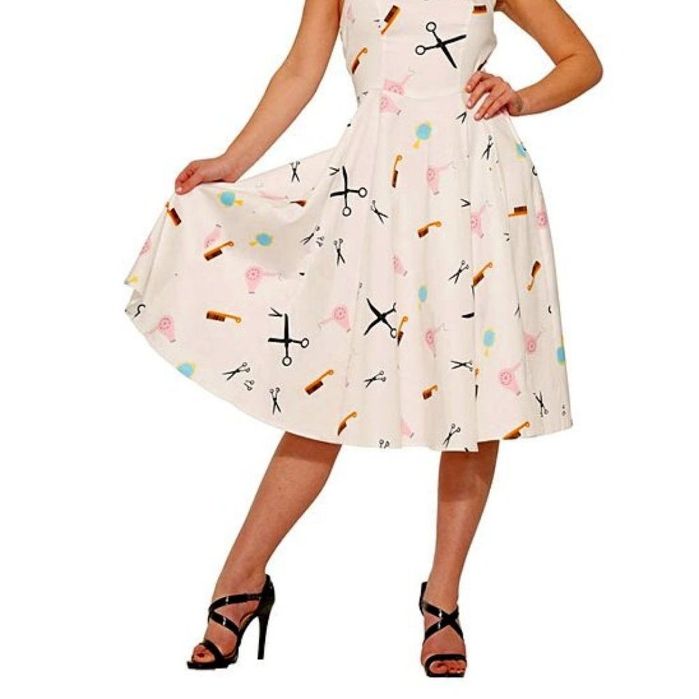 🌟Hearts & Roses || Halter Dress in White Beauty Salon Print - Picture 1 of 7